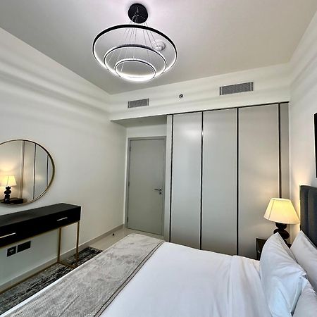 Lux Bnb I Sun Rise Bay I Palm & Sea View Apartment Dubai Ngoại thất bức ảnh