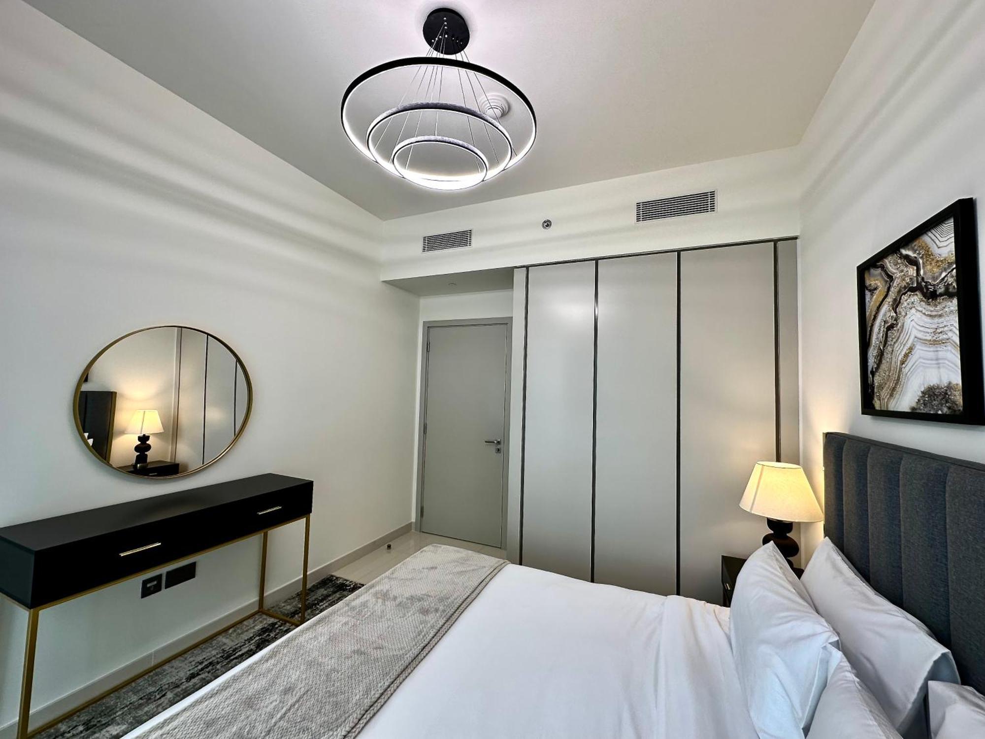 Lux Bnb I Sun Rise Bay I Palm & Sea View Apartment Dubai Ngoại thất bức ảnh